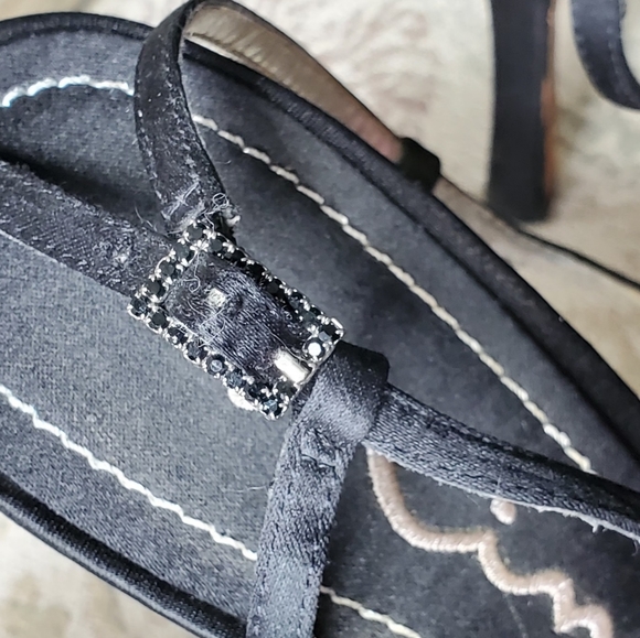 2 Pairs of Women's Heels - Picture 6 of 8